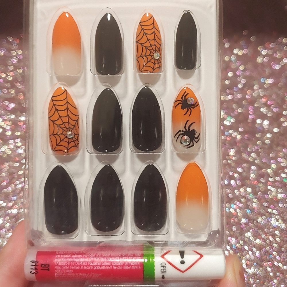 Glow in Dark KISS LIMITED Edition Orange Halloween Nails Spider Web Ombre